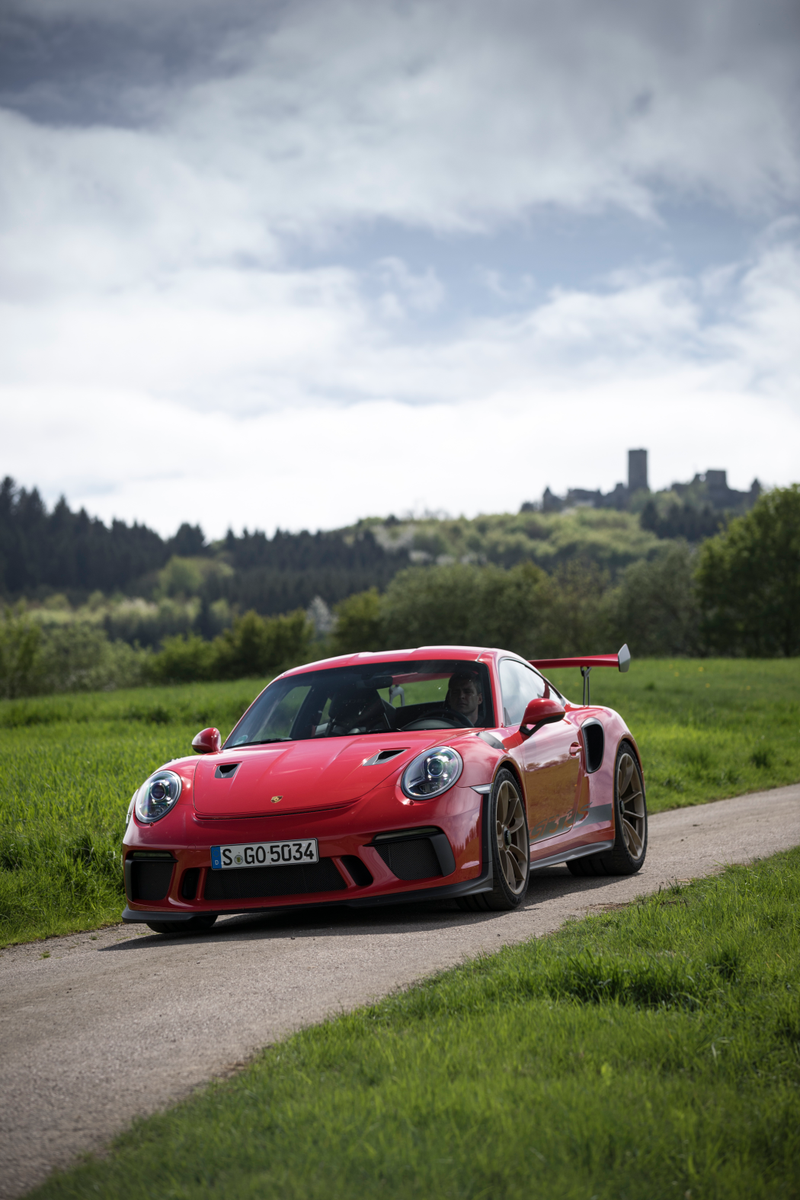 Illustration for article titled Put These Very Good 2019 Porsche 911 GT3 RS Photos In Your Life